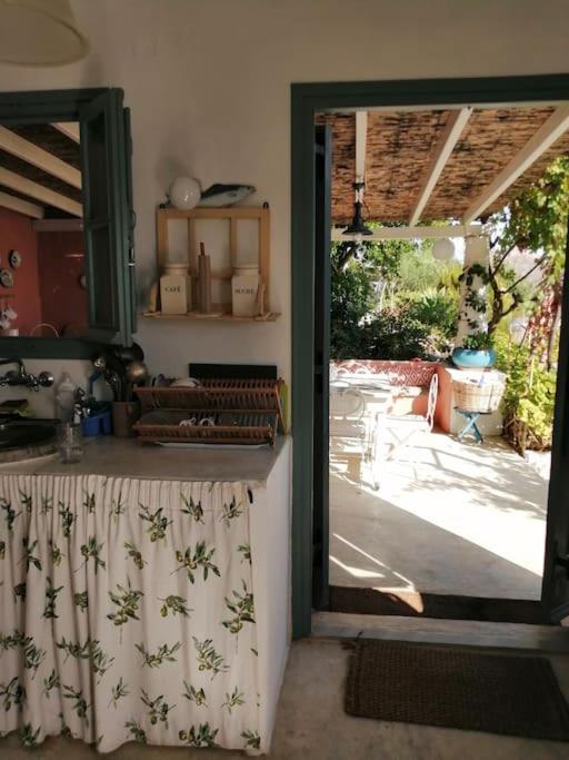 Villa Casa Dei Melograni At Vourlidia Leros Vromolithos Exterior foto